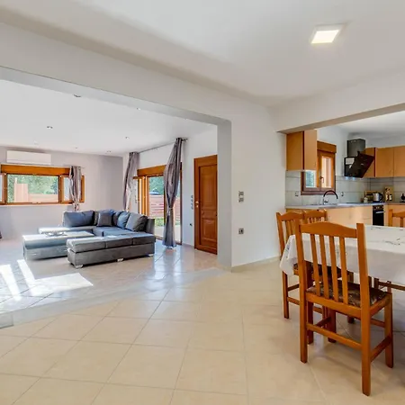 Casa de Férias Casa Terra Palaiochori (Kerkyra)